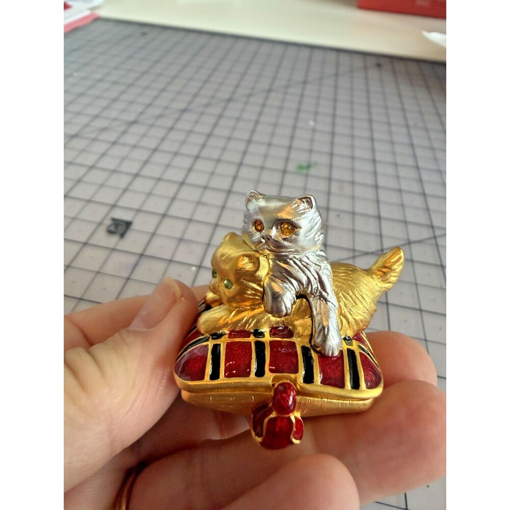 1999 vintage Estée Lauder "Playful Kittens" limited-editionAdorable 1999 vintage